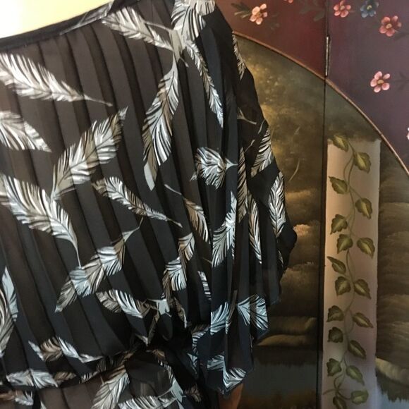 Black Blouse with Gray Palm Leaves & Faint Pleats - Picture 6 of 10